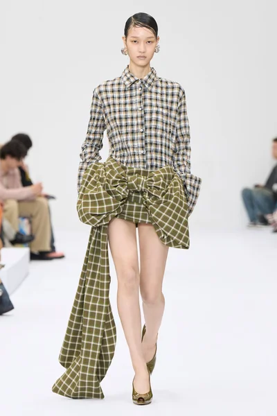 Look 32
